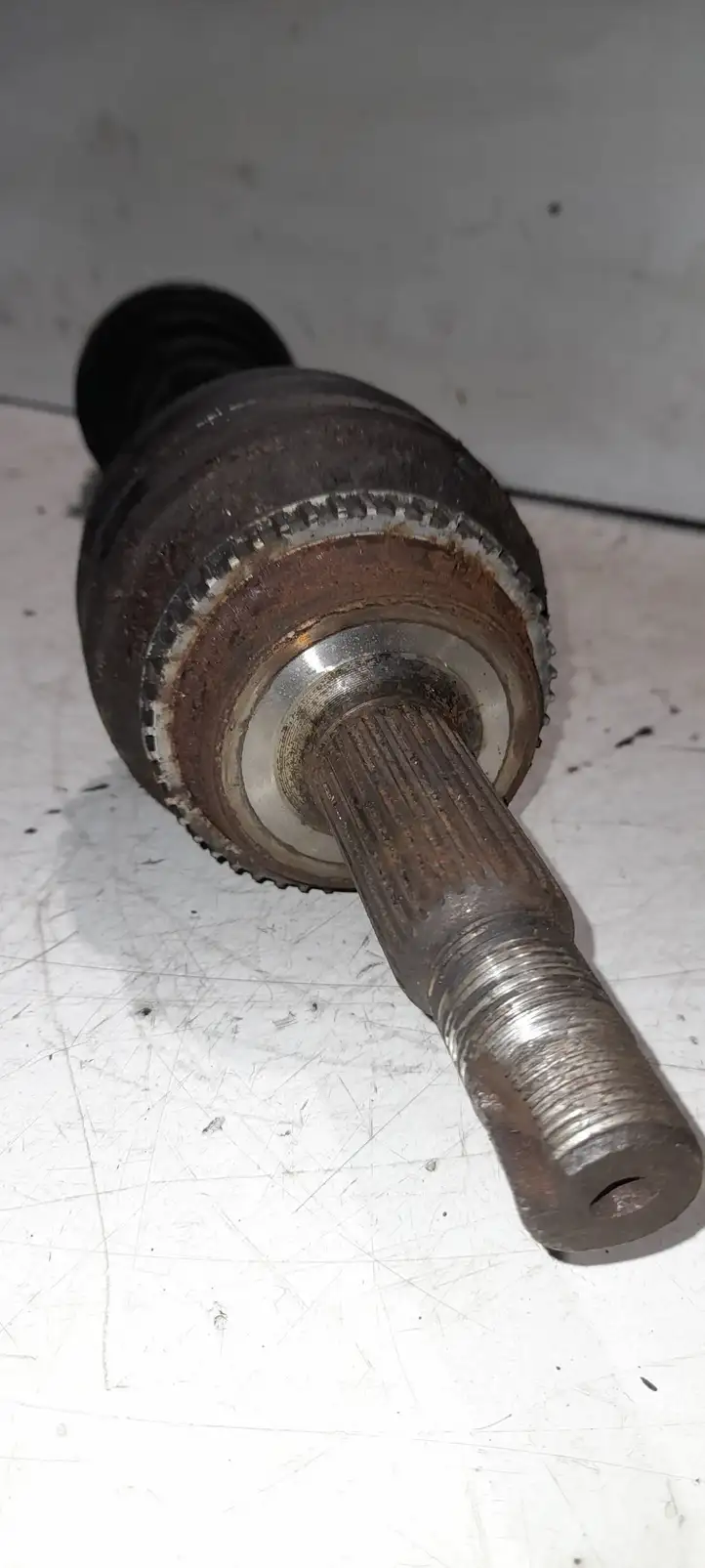 Toyota RAV 4 (XA20)    Передняя полуось