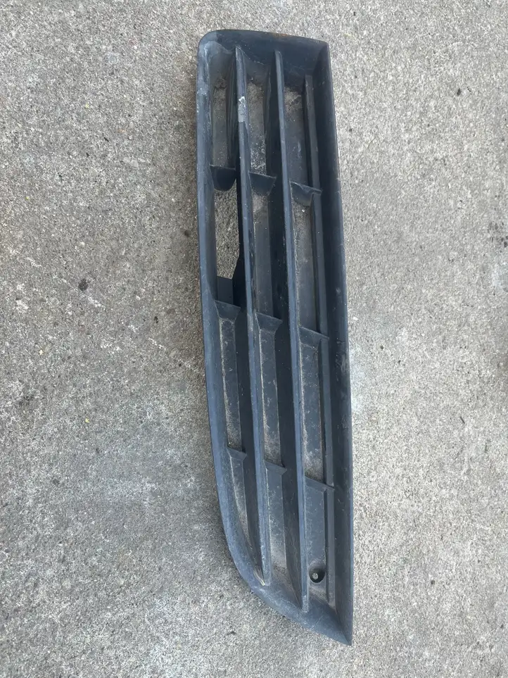 Volkswagen PASSAT B6 (2005 - 2010) 3c0853665 Нижняя решетка переднего бампера — фото 1
