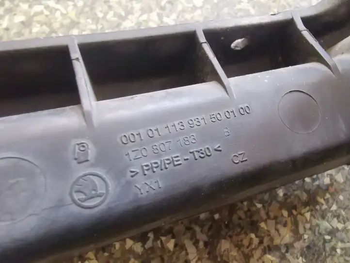 Skoda Octavia Mk2 (1Z) (2004 - 2013)   Передний держатель бампера