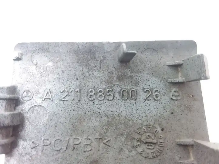 Mercedes-Benz E W211 (2002 - 2009)  A2118850026 Крышка петли вытягивания