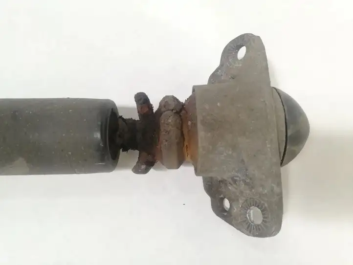 Volkswagen PASSAT B7 (2011 - 2014)   Задний амортизатор с пружиной