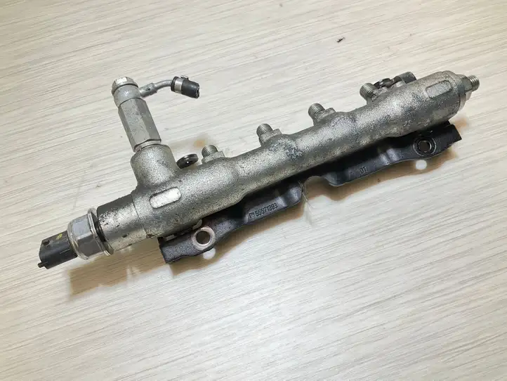 Opel Astra J (2012 - 2015) 13183634358 Датчик уровня топлива — фото 1