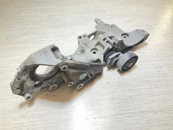Volkswagen Polo V 6R (2009 - 2015) 03L903143Q Кронштейн топливного насоса — фото 2