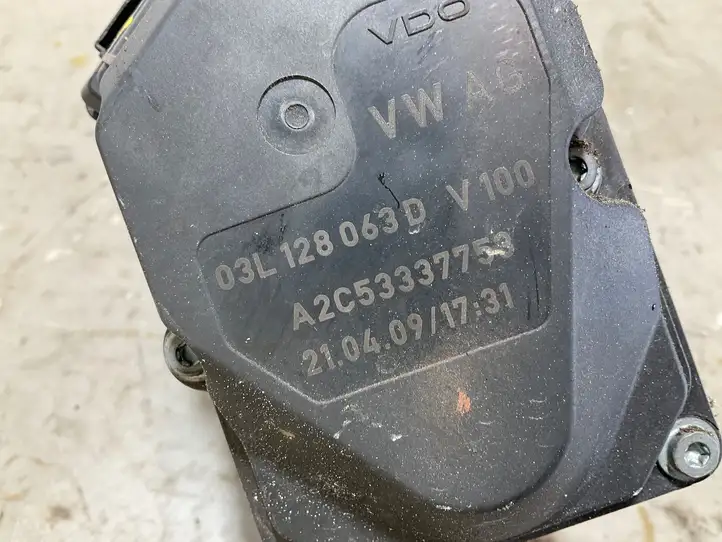 Audi Q5 SQ5 (2008 - 2012) 03L128063D Дроссельная заслонка — фото 2