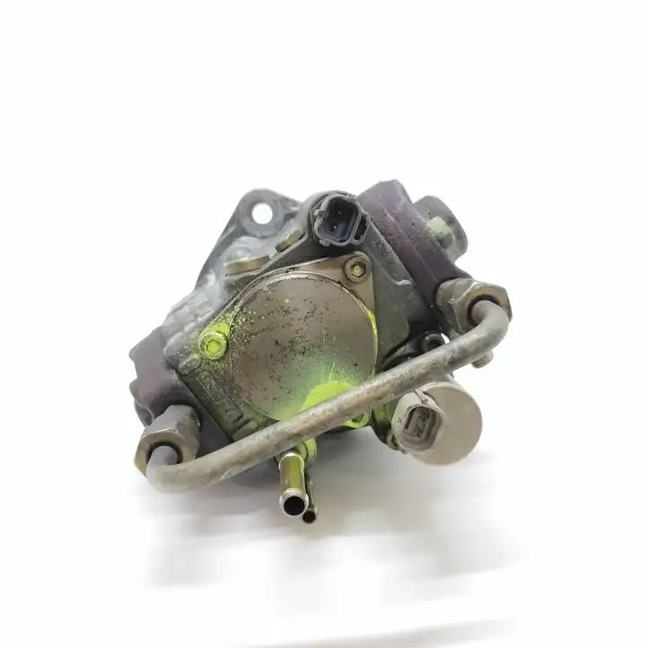 Toyota Corolla Verso AR10 (2004 - 2009) 221000G010 Топливный насос — фото 1
