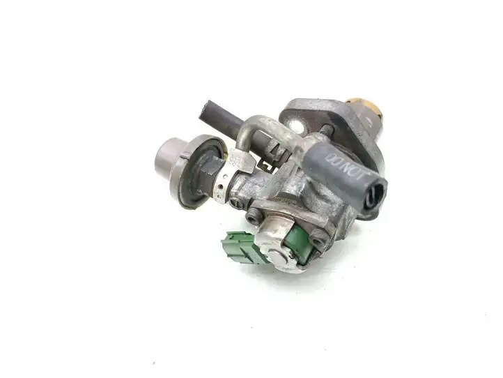 Lexus IS 220D-250-350 (2005 - 2010) 23480-31020 Топливный насос — фото 1