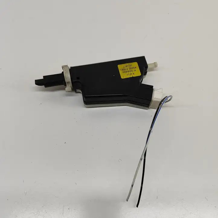 Nissan 350Z (2001 - 2009) 78850CD06A Замок крышки топливного бака — фото 1