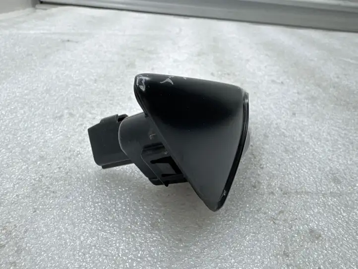 Tesla Model Y (2019 - 2024) 112510650J Боковая камера в крыле — фото 9