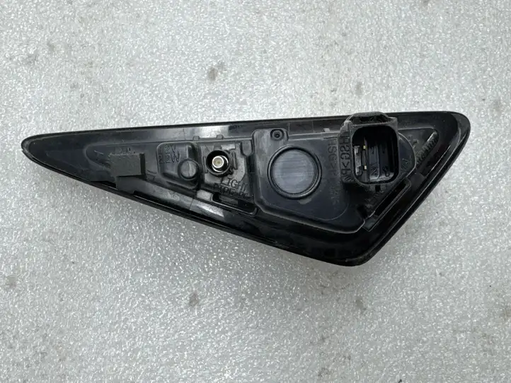 Tesla Model Y (2019 - 2024) 112510650J Боковая камера в крыле — фото 11