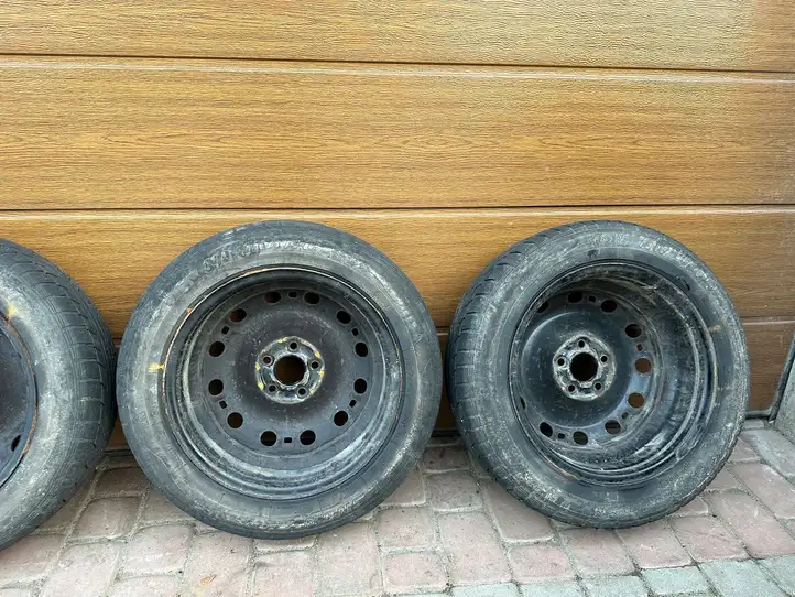 Seat Ibiza IV (6J,6P) (2008 - 2017) Стальной штампованный диск R15 — фото 3
