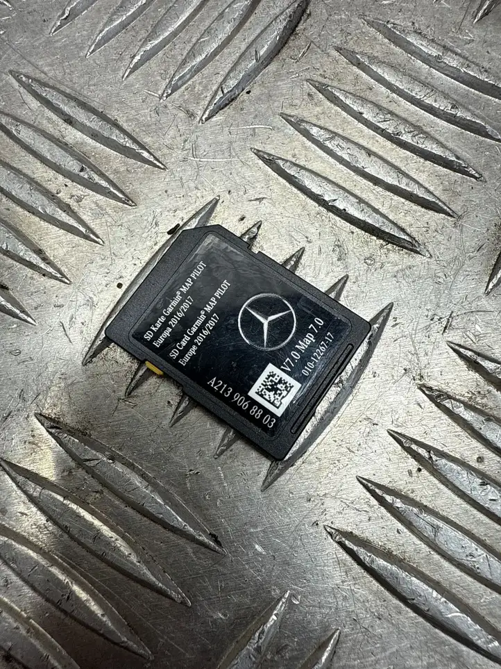 Mercedes-Benz E W213 (2016 - ) A2139068803 Навигационные карты CD/DVD — фото 1