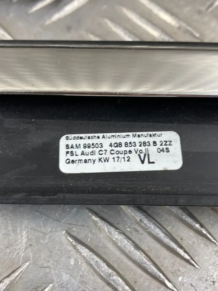 Audi A7 S7 4G (2010 - 2014) 4G8853284B Накладка стекла двери — фото 7