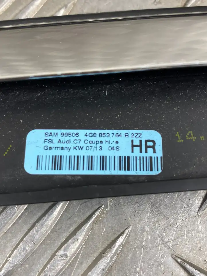 Audi A7 S7 4G (2010 - 2014) 4G8853284B Накладка стекла двери — фото 9