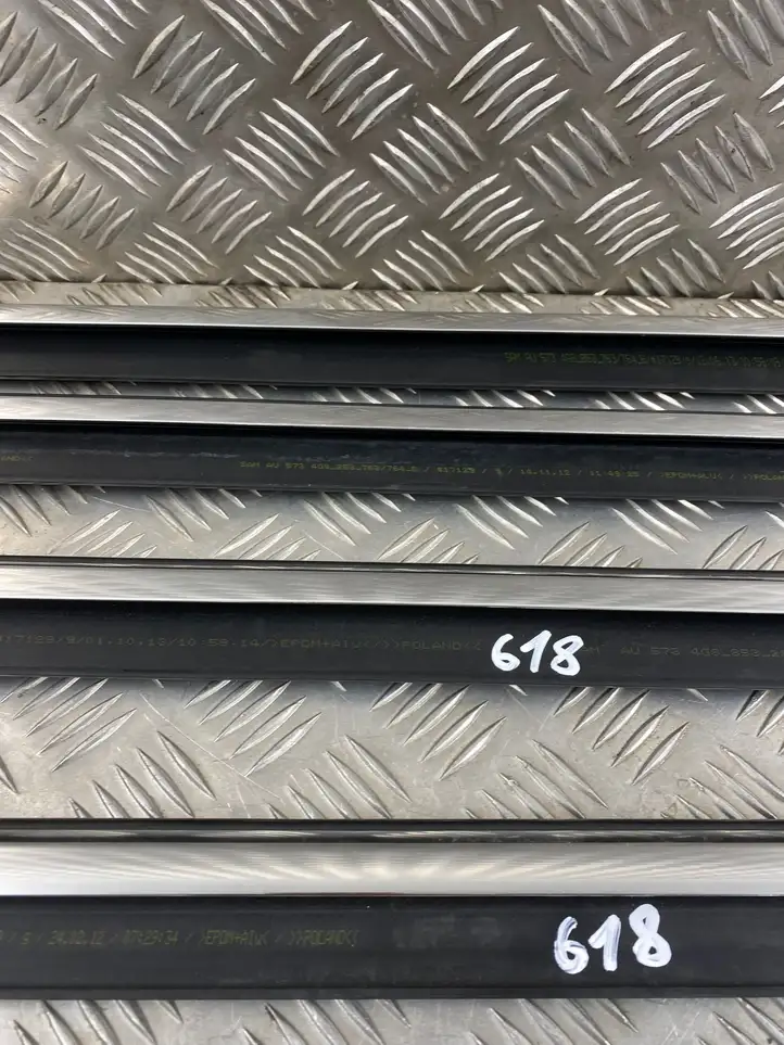 Audi A7 S7 4G (2010 - 2014) 4G8853284B Накладка стекла двери — фото 13