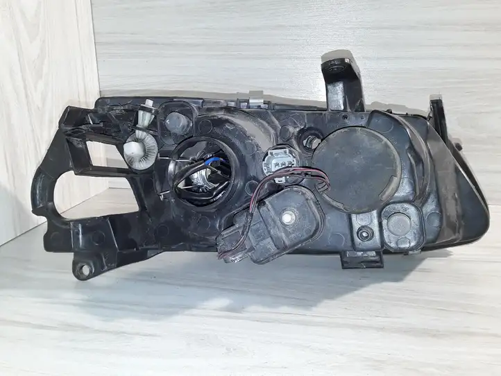 Nissan Almera N16 (2000 - 2010) Передняя фара — фото 2