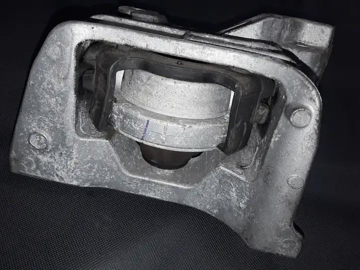 Nissan Juke I F15 (2010 - 2018) H7050674 Опора двигателя — фото 2