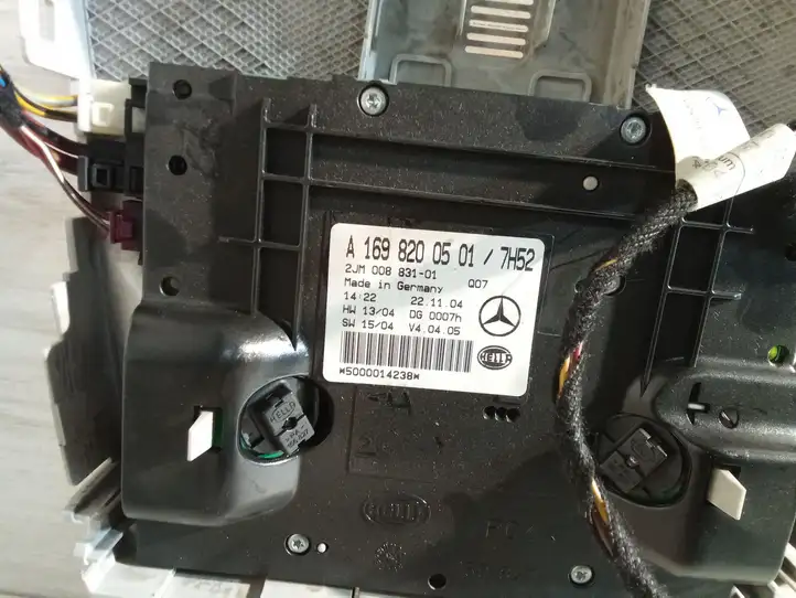 Mercedes-Benz A W169 (2004 - 2012) Передняя подсветка — фото 3