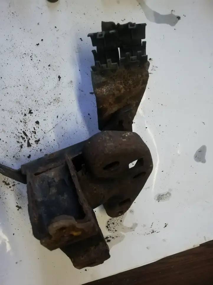 Toyota Aygo AB10 (2005 - 2008) Опора двигателя — фото 3