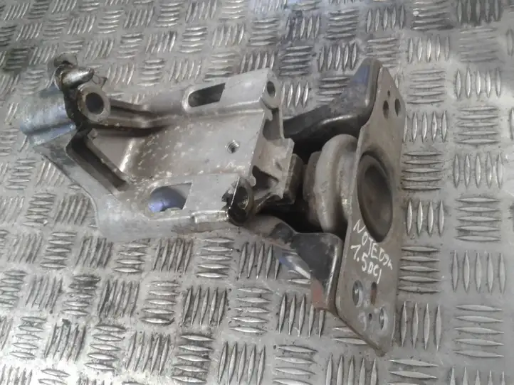 Nissan Note (E11) (2006 - 2014) 11210AX600 Опора двигателя — фото 1