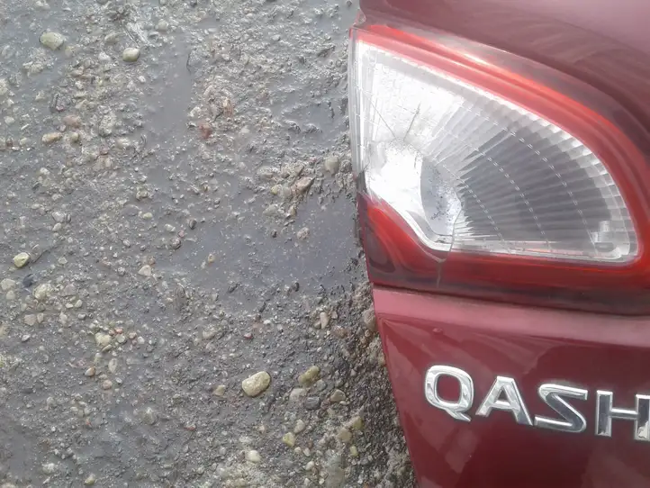 Nissan Qashqai (2010 - 2013) Крышка багажника — фото 4