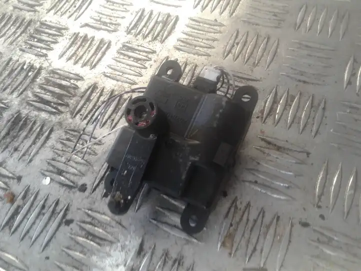 Nissan Qashqai (2010 - 2013) 2774300A01 Двигатель задвижки потока воздуха — фото 1