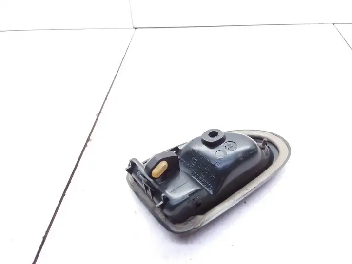 Renault Megane I (1995 - 2002) 7700830079 Внутренняя ручка двери — фото 3