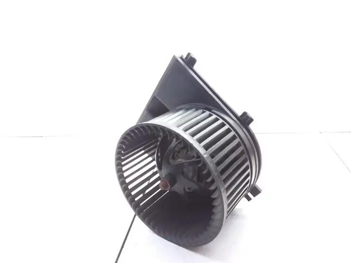Skoda Octavia Mk1 (1U) (1996 - 2004)  1J1819021A Вентилятор печки
