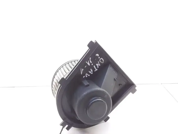 Skoda Octavia Mk1 (1U) (1996 - 2004)  1J1819021A Вентилятор печки