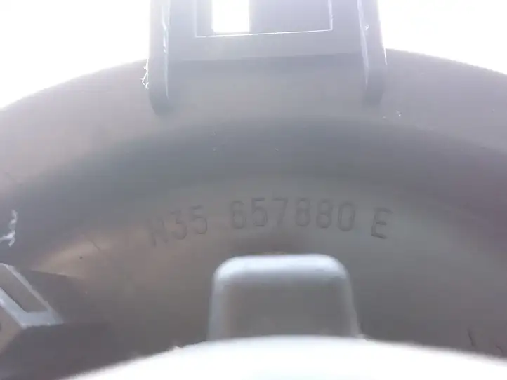 Skoda Octavia Mk1 (1U) (1996 - 2004)  1J1819021A Вентилятор печки