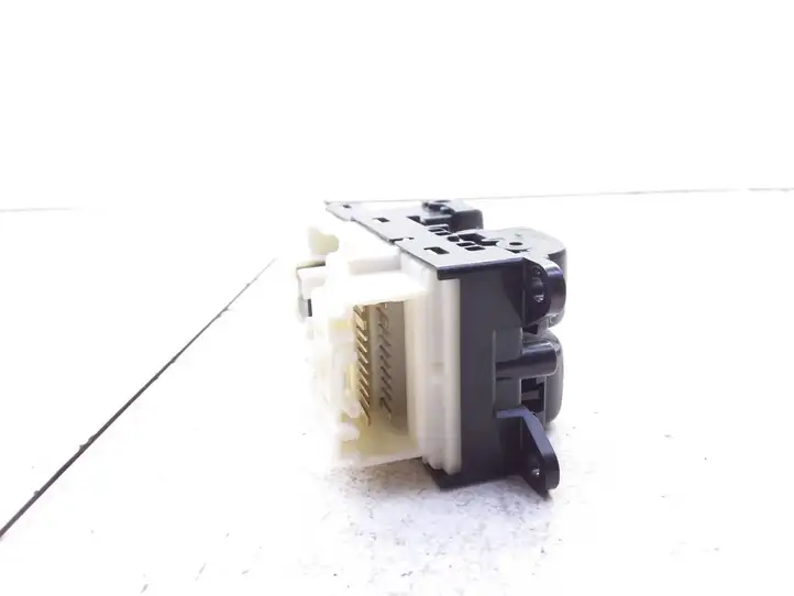 Toyota Corolla Verso E121 (2001 - 2004) 8404013060 Кнопка стеклоподъемников — фото 4