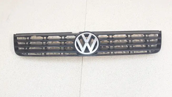 Volkswagen PASSAT B5 (1997 - 2000) 3B0853653C Верхняя решетка радиатора — фото 1