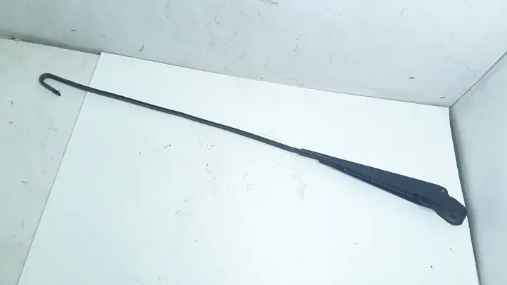 Mitsubishi Carisma (1999 - 2004) Поводок заднего стеклоочистителя — фото 1