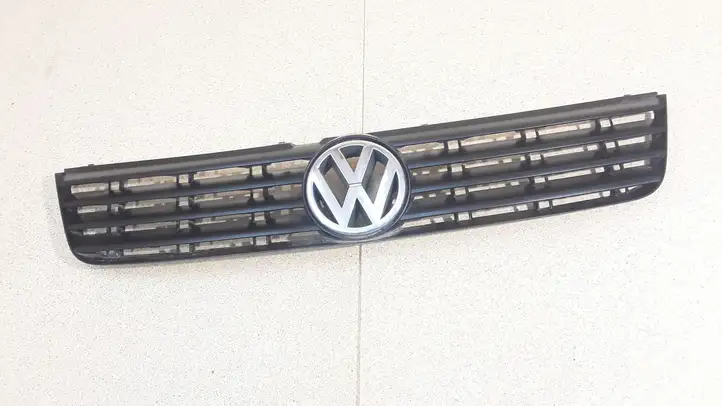 Volkswagen PASSAT B5 (1997 - 2000) 3B0853653C Верхняя решетка радиатора — фото 1