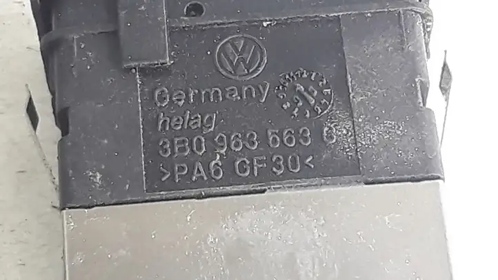 Volkswagen PASSAT B5 (1997 - 2000) 3B0963563C Включатель обогрева — фото 2
