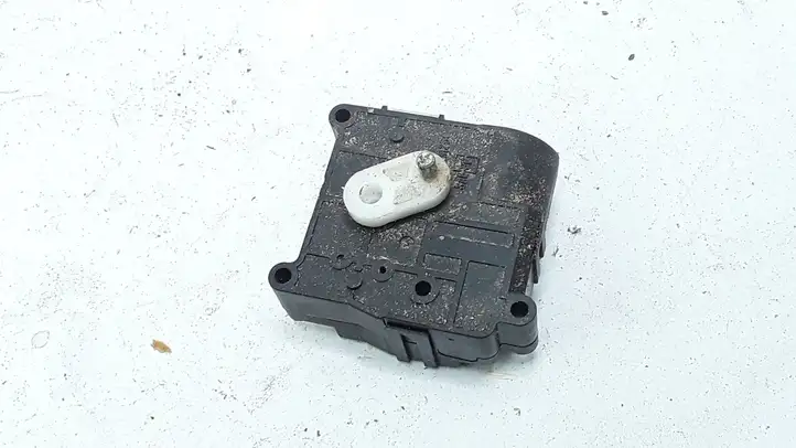Toyota Avensis T250 (2003 - 2006) 1138002051 Двигатель задвижки потока воздуха — фото 1