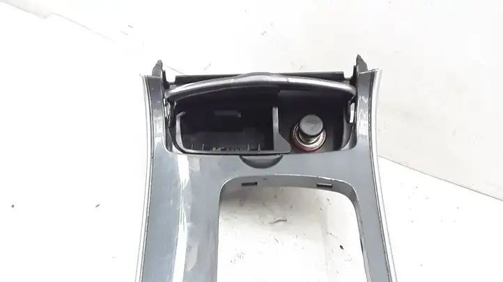 Mazda 6 (2005 - 2007) GJ6A6461Y Передняя пепельница — фото 2