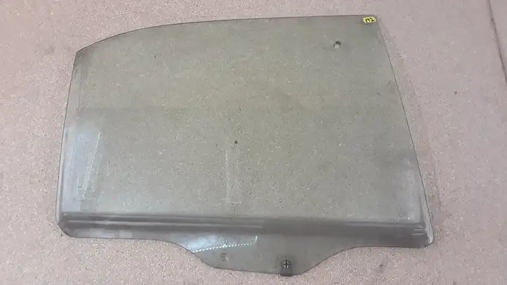 Mitsubishi Galant (1997 - 2003) E643R008011 Стекло задней двери — фото 1