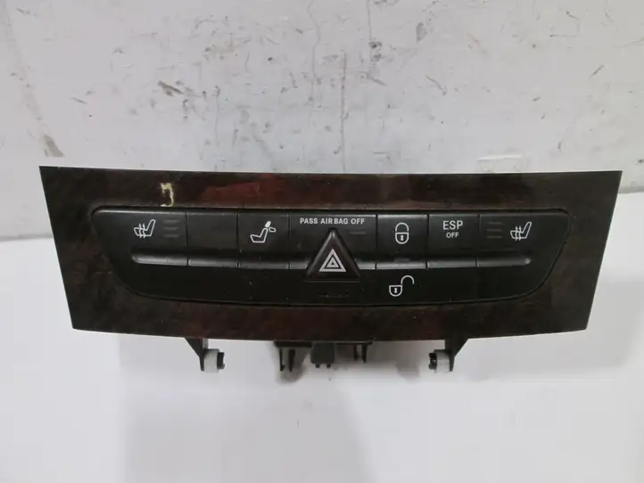 Mercedes-Benz E W211 (2002 - 2009) A2118210558 Блок кнопок на панели — фото 1