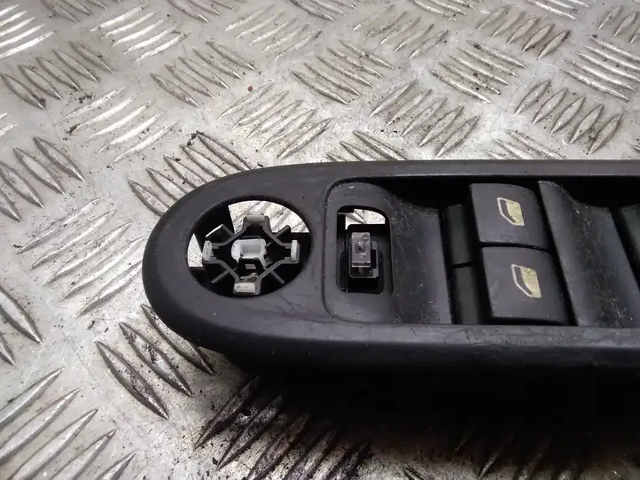 Peugeot 308 (2007 - 2013) 96644917XT Блок кнопок стеклоподъемников — фото 4