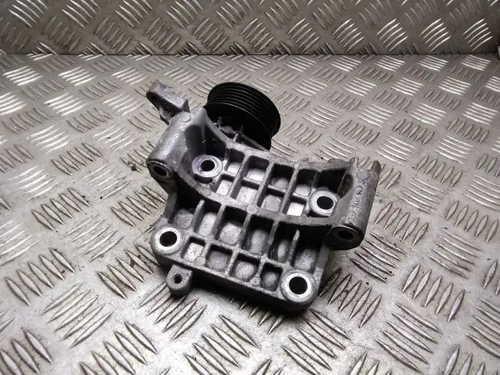 Audi A5 8T 8F (2007 - 2011) 059903143S Кронштейн генератора — фото 4
