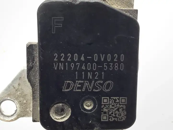 Toyota Yaris (2009 - 2012) 222040V020 Датчик массового расхода воздуха — фото 3
