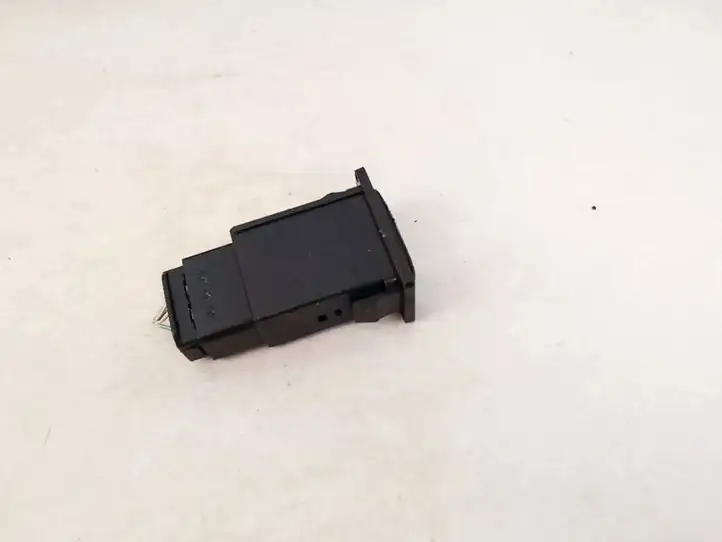 Toyota Avensis T250 (2006 - 2009) tr8801 Кнопка DTC — фото 3