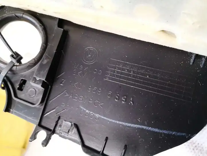 Volkswagen Jetta V (2005 - 2010) 1k0858559a Обшивка рулевой колонки — фото 3