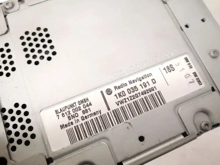 Volkswagen PASSAT B6 (2005 - 2010) 1k0035191d Магнитола / мультимедийная система — фото 2