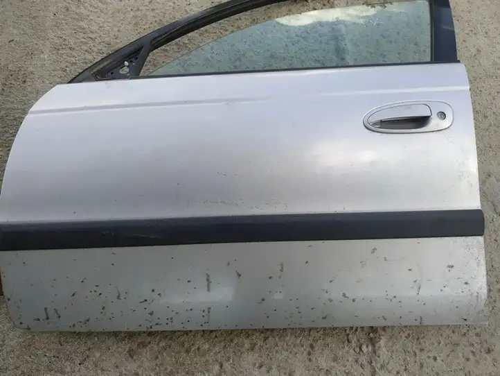 Toyota Avensis T220 (2000 - 2003) Молдинг передней двери — фото 1