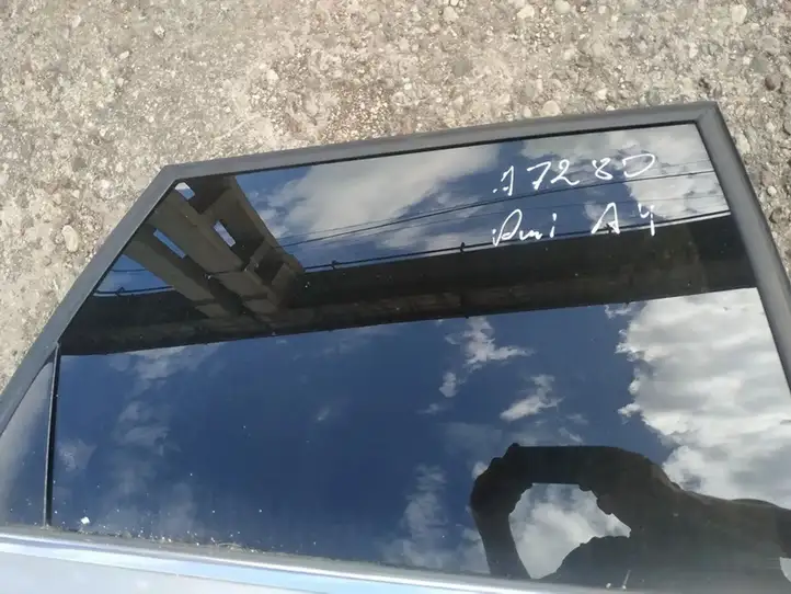 Audi A4 S4 B6 8E 8H (2000 - 2006) Стекло задней двери — фото 1