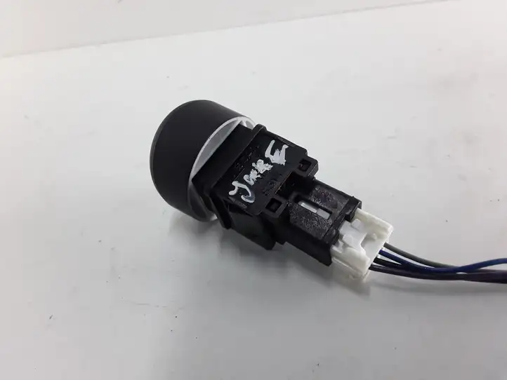 Nissan Juke I F15 (2010 - 2018) S31471 Включатель аварийных фонарей — фото 2