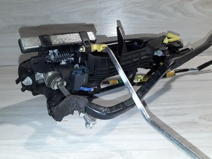 Toyota Prius (XW30) (2009 - 2015) 8282130800 Наружная ручка двери — фото 4