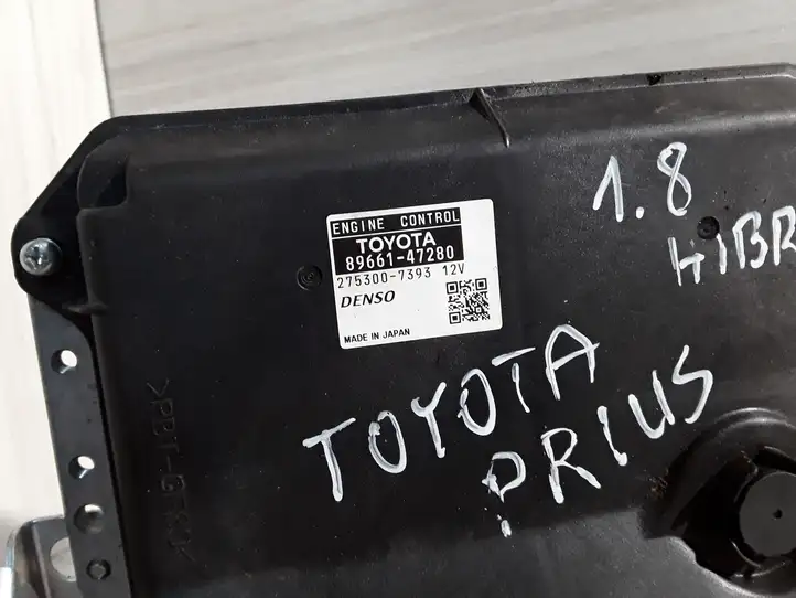 Toyota Prius (XW30) (2009 - 2015) 2753007393 Блок управления двигателем (ЭБУ) — фото 2