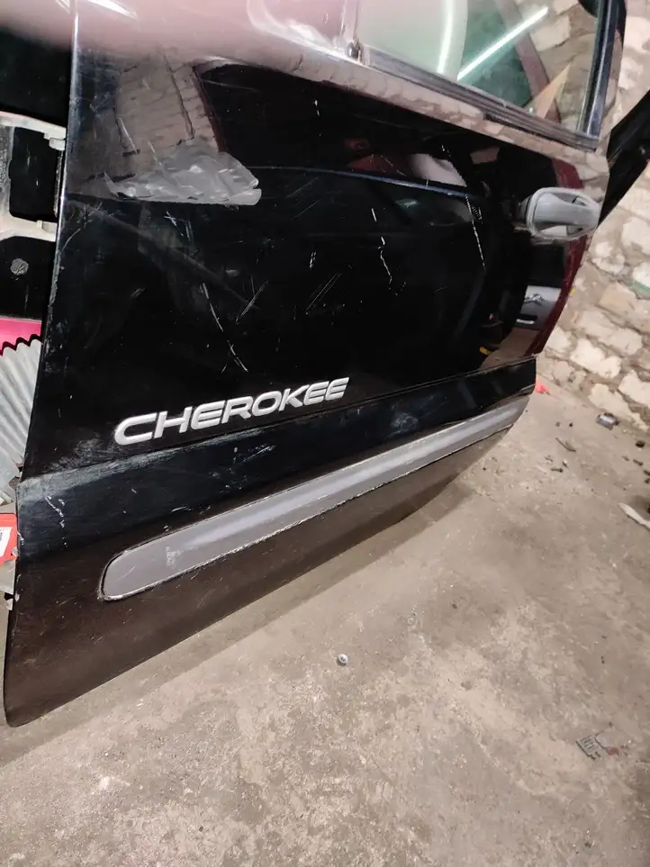 Jeep Cherokee (2001 - 2007) Дверь — фото 6